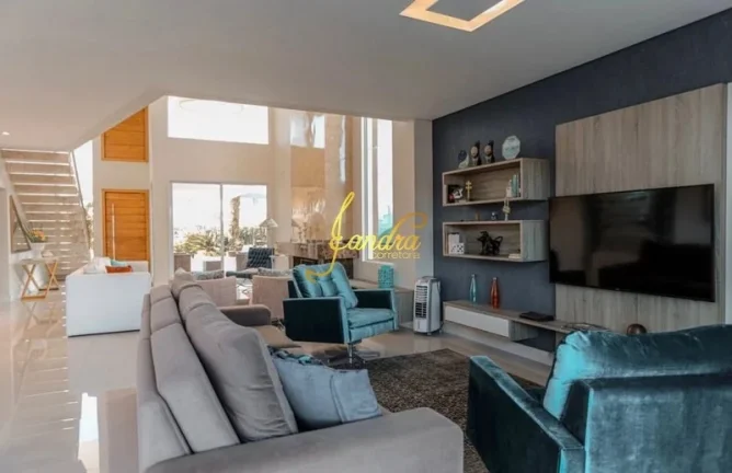 Imagem Casa no condomínio Malibu beira lago com piscina mobiliada e decorada
