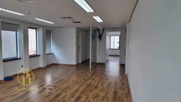 Imagem Espaço Comercial Premium no Coração do Itaim Bibi com 3 vagas de estacionamento.