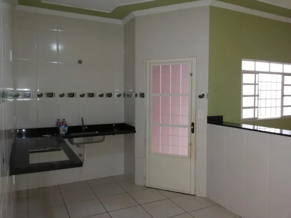 Imagem Casa para Venda em Araçatuba, Água Branca II, 2 dormitórios, 1 banheiro, 2 vagas