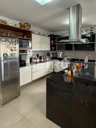 Imagem Casa à venda em condomínio, 3 suítes, Área gourmet ampla, piscina, Petrolina-PE