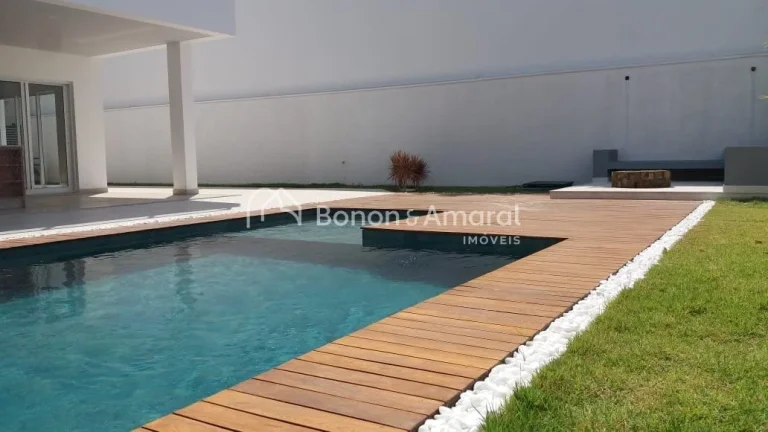 Imagem Casa à venda em condomínio na região do Alphaville, com 4 suítes (1 térrea).

Empreendimento im...