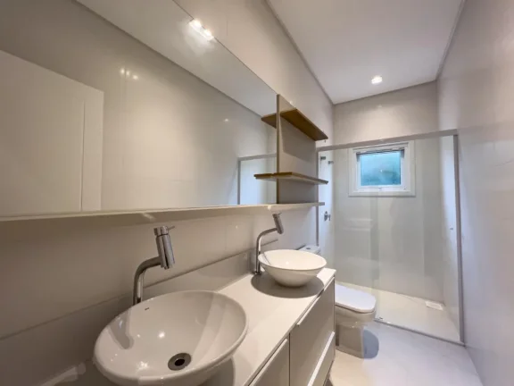 Imagem Casa em Condominio 4 Dormitórios - Bairro --