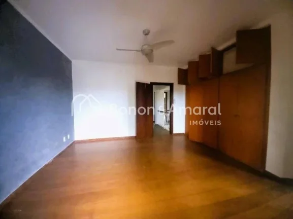 Imagem Oportunidade de negócio! Espaçoso sobrado com 5 quartos sendo 4 suítes, escritório, 7 banheiros,...