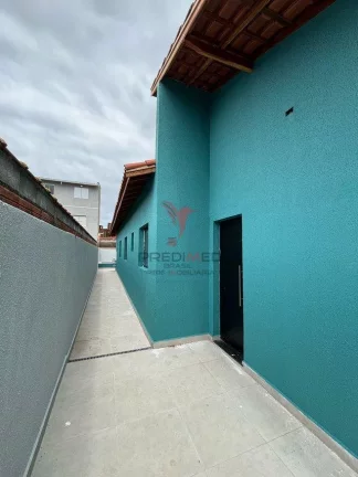 Imagem Linda casa de 2 quartos , com piscina, área gourmet,á venda em Itanhaém