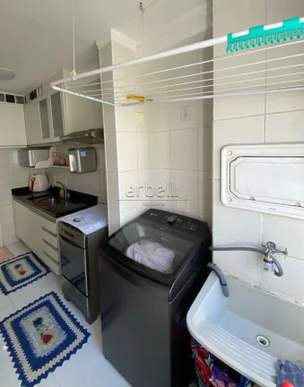 Imagem Apartamento com 54 M², 2 dormitórios, sala, 1 banheiro, área de serviços, cozinha, sacada e 1 va...