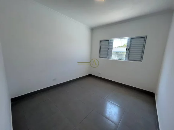 Imagem Casa à venda com 3 suítes em bairro seguro, a poucos passos da delegacia