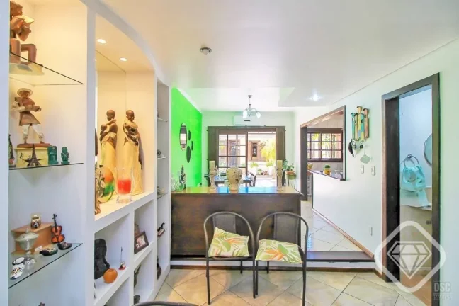 Imagem Sobrado com charme e praticidade na zona sul!

Essa casa estilo sobrado é perfeita para quem busca ...
