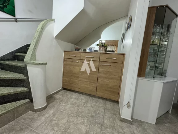 Imagem Sobrado com 3 quartos á venda em Santos