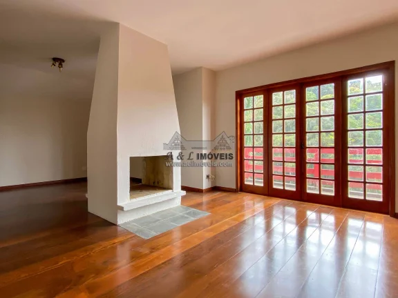 Imagem Apartamento à venda em Campos do Jordão - Ampla Cobertura c/ Charme Alpino