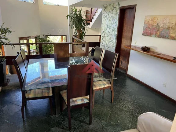 Imagem Casa em condomínio fechado, ótima localização, próximo das praias da região oceânica.