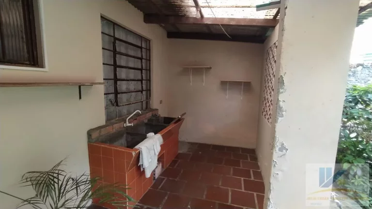 Imagem Casa para Venda em São José dos Pinhais, Três Marias, 4 dormitórios, 2 banheiros, 4 vagas