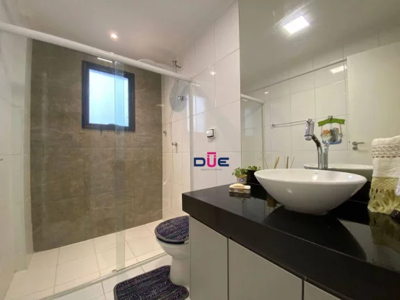 Imagem Amplo apartamento no Embaré com 2 dormitórios, suíte, dependência completa e 1 vaga demarcada