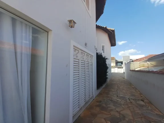 Imagem Sobrado para venda em Jardim Barão com 4 quartos, sendo 4 suítes, 327m2