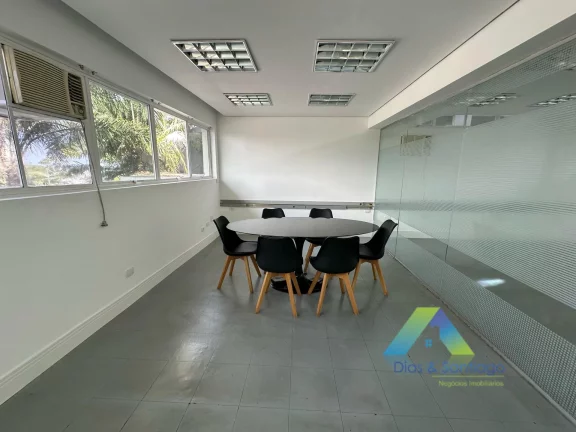 Imagem Prédio Comercial com 5 andares em Vila das Mercês, São Paulo/SP