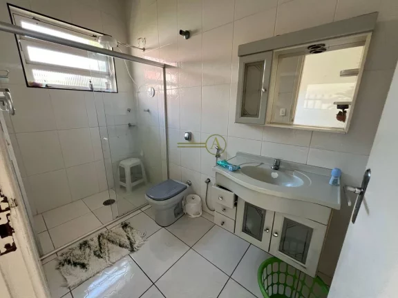 Imagem Casa térrea à venda apenas 200 metros da praia no coração da cidade piscina