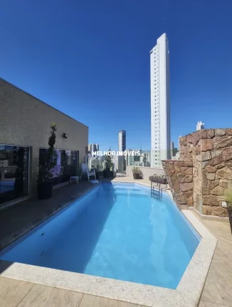 Imagem Cobertura Duplex á venda com 4 suítes, piscina privativa e 4 vagas localizada no centro de Balneário Camboriú.