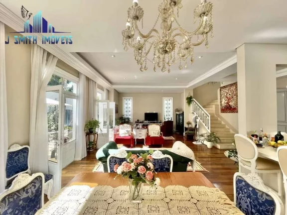 Imagem CASA NÉOCLÁSSICO, AMPLA EM TODOS AMBIENTES, PISCINA, 4 VAGAS, 4 SUÍTES.