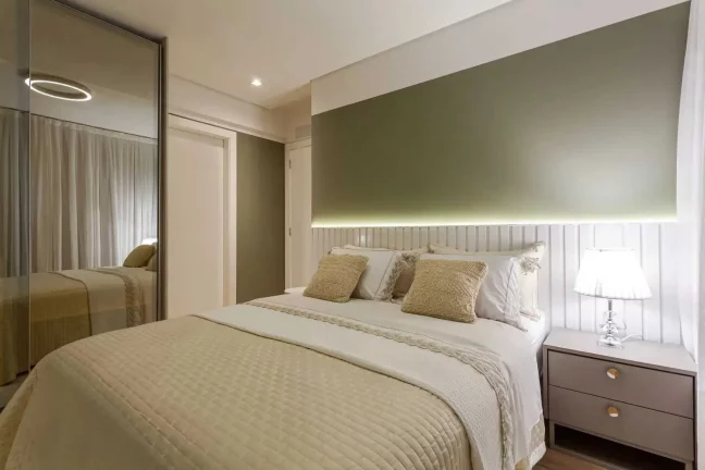 Imagem Apartamento com 2 dormitórios sendo 1 suíte e 1 vaga de garagem em Balneário Camboriú/SC