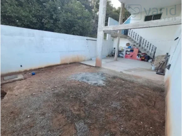 Imagem Imperdível oportunidade: Casa à venda em Jundiaí-SP, bairro Jardim Vale Verde - 2 quartos, 1 sala, 1 banheiro, 3 vagas, 120m².