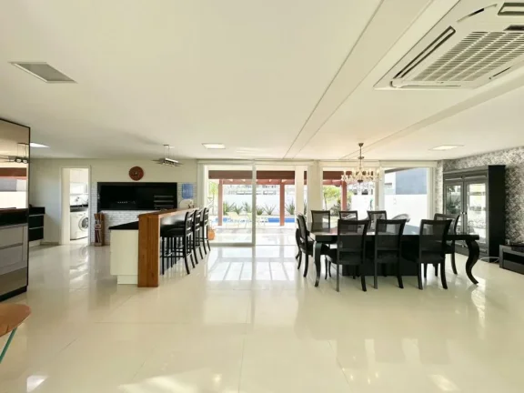 Imagem Casa em Condominio 5 Dormitórios - Bairro --