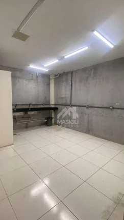 Imagem NOVAS Lojas de Esquina em rua movimentada no bairro Itapuã