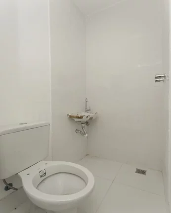 Imagem Belíssimo apartamento, totalmente reformado , amplas janelas, ensolarado, 04 dormitórios , banheir...