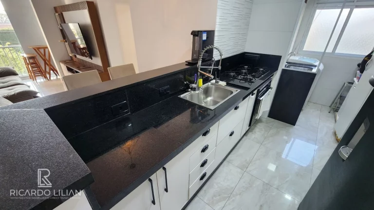 Imagem Apartamento com 3 dormitorios, uma vaga e sacada.