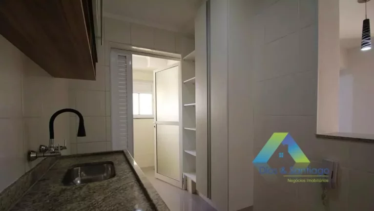 Imagem Apartamento com 3 dormitórios e 2 banheiros em Vila das Mercês/SP!