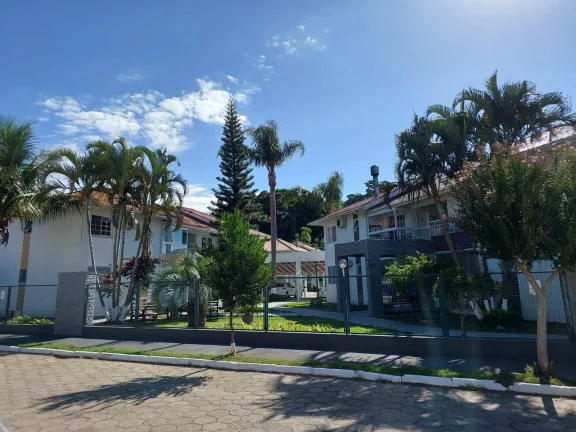 Imagem Apartamento Térreo à Venda com 3 Dormitórios em Canasvieiras – Florianópoli