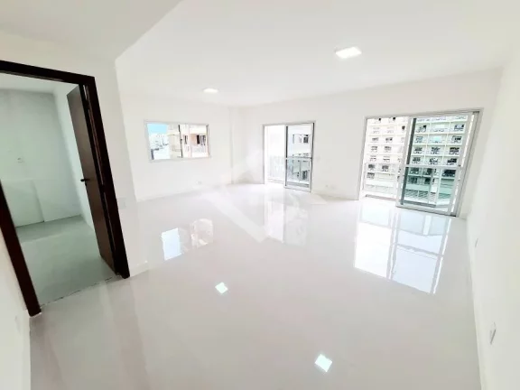 Imagem Apartamento de 4 Quartos para Venda em Copacabana com 185 m²