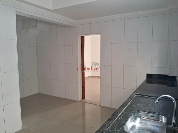 Imagem Bela casa térrea em Santos na Ponta da Praia com vaga para 2 veículos e 3 suítes a venda por R$ 1.015.000,00