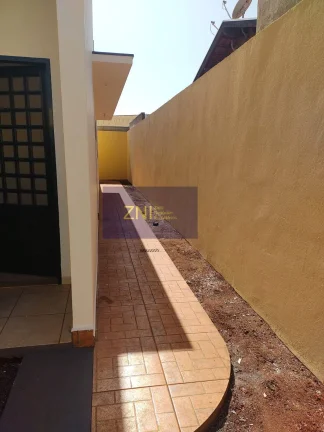 Imagem Casa à Venda no Parque das Oliveiras I R 1342