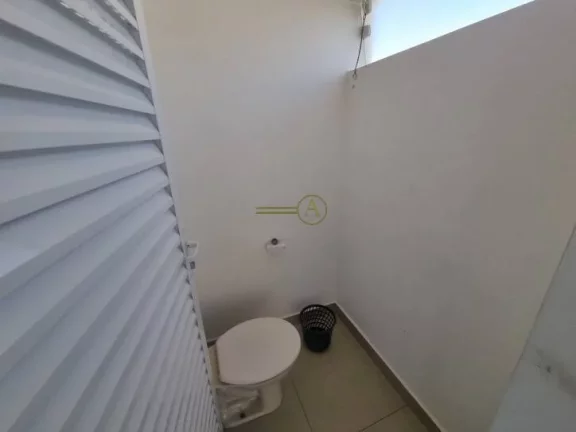 Imagem Casa térrea, com piscina e churrasqueira à venda apenas 40 metros da praia