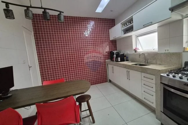 Imagem Casa á venda com 6 quartos com 316 m² Taquara, Rio de Janeiro.