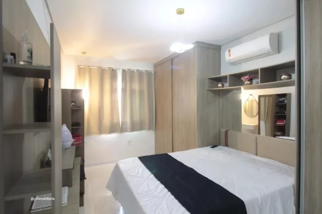 Imagem Esta ampla casa de aproximadamente 180 m² oferece um ambiente acolhedor, funcional e muito bem dist...