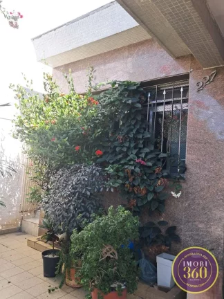 Imagem Casa com 04 dormitórios e com 02 vagas de garagem na Vila Mafra