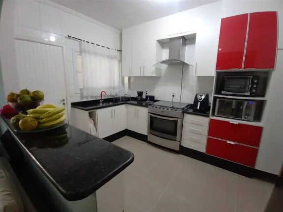 Imagem Sobrado Triplex na Vila Tupi em Praia Grande SP