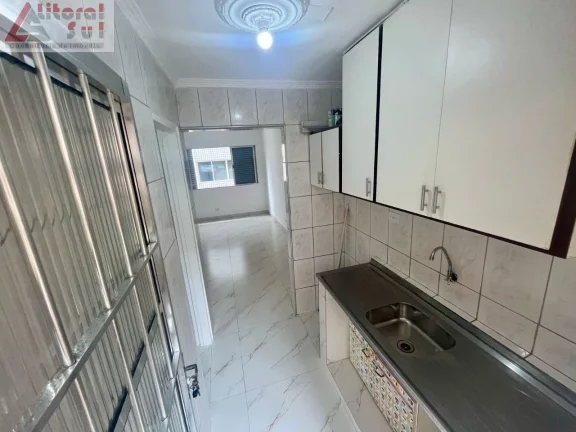 Imagem Kitão à venda em Praia Grande-SP, Boqueirão - 1 quarto, 1 banheiro, 1 vaga de garagem, 33,00 m² de área.