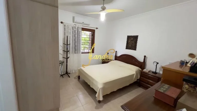Imagem Excelente Casa no Centro de Xangri-lá! de esquina