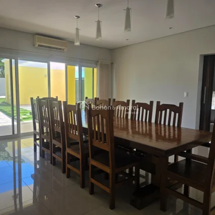 Imagem Este elegante sobrado de alto padrão impressiona desde o primeiro olhar, com fachada de arquitetura...