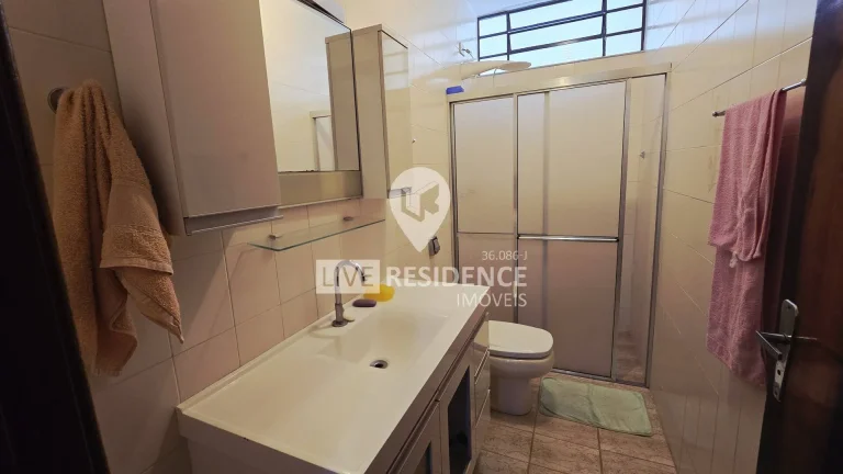 Imagem Casa térrea em zona comercial!