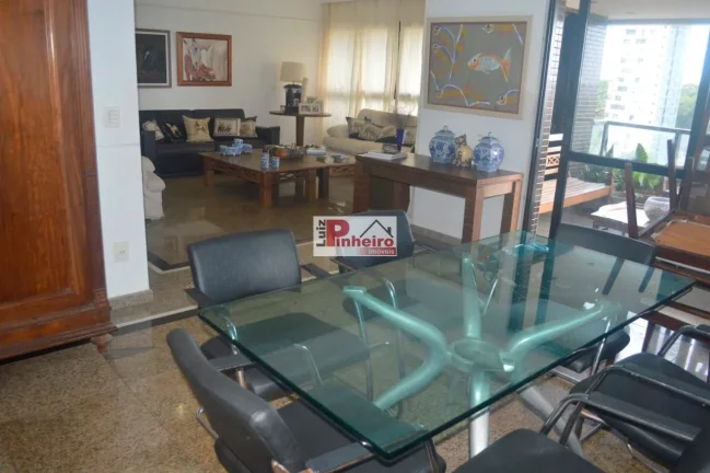 Imagem 4 Suites CIDADE JARDIM Apartamento com 210m2