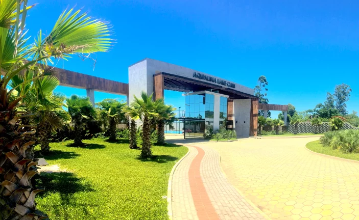 Imagem Terreno 450m² à venda em Garopaba-SC: CONDOMÍNIO AQUALINA LAKE CLUB - Luxo à Beira da Lagoa!