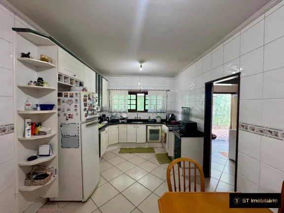 Imagem Casa à venda em Mairiporã/SP - Condomínio próximo ao centro, R$1.250.000!