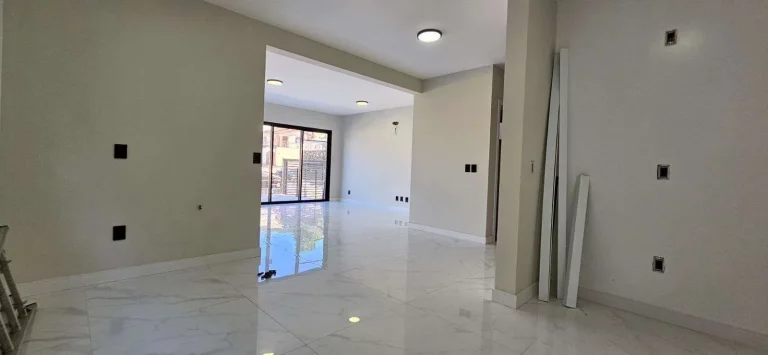 Imagem Casa à Venda,184m2,3 Suítes, 2 Vagas - Trindade, Florianópolis, SC