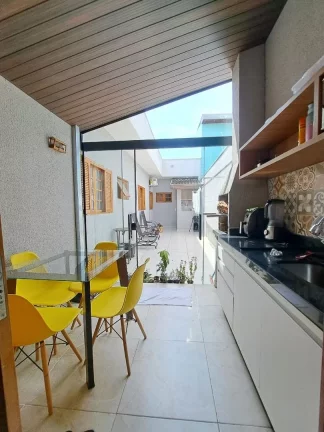 Imagem Casa com 3 dormitórios à venda, 85 m² por R$ 720.000 - Villa Branca - Jacareí/SP
