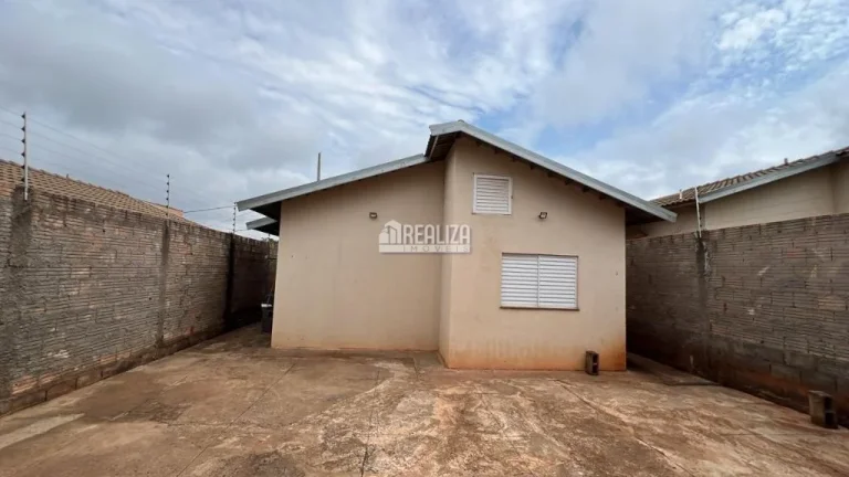 Imagem Casa à venda no bairro Loteamento Residencial Tamareiras em Uberaba.