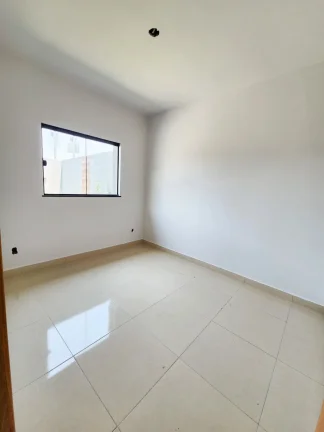 Imagem Casa De 2/4 C Suite No Jardim Ipanema Goiania