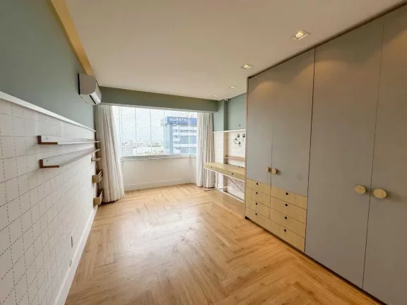 Imagem Apartamento com 4 dormitórios sendo 2 suítes 1 demi e 1 vaga de garagem no Centro de Itajaí