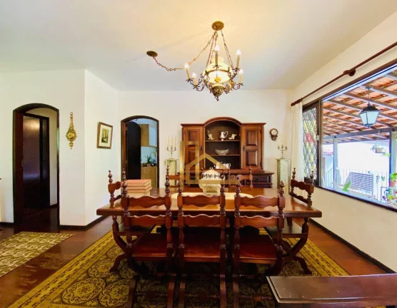 Imagem Casa principal linear 3 quartos sendo 1 suíte à venda, 230 m² - 3 min da feirinha do Alto - Teresópolis/RJ